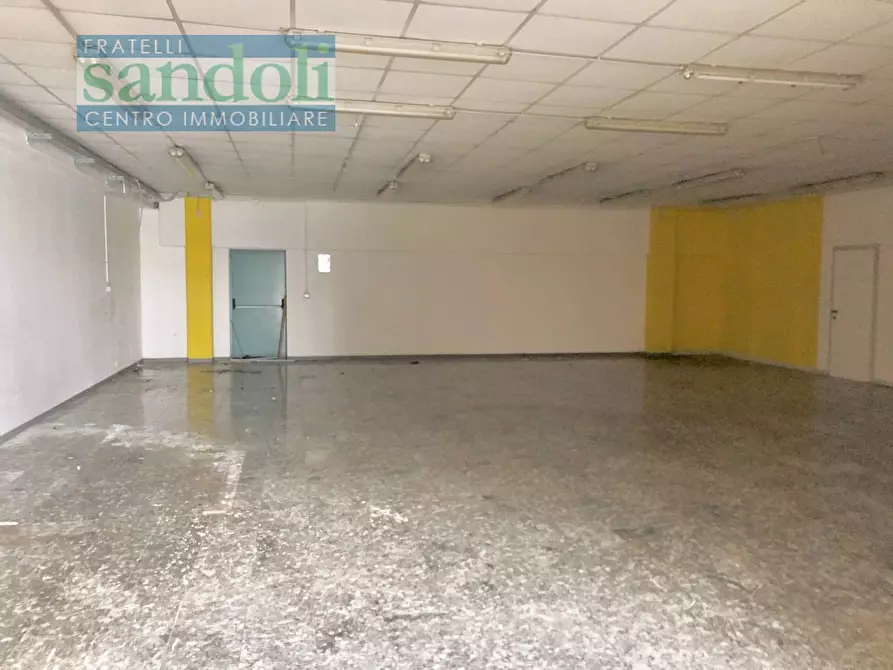 Immagine 5 di Capannone industriale in affitto  in Via Vercelli a Caresanablot