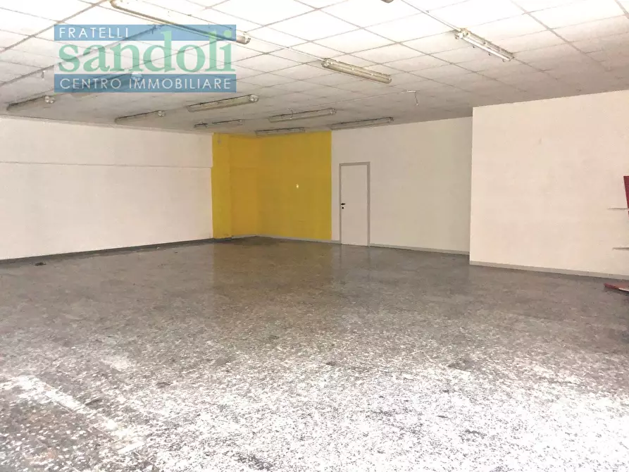 Immagine 6 di Capannone industriale in affitto  in Via Vercelli a Caresanablot