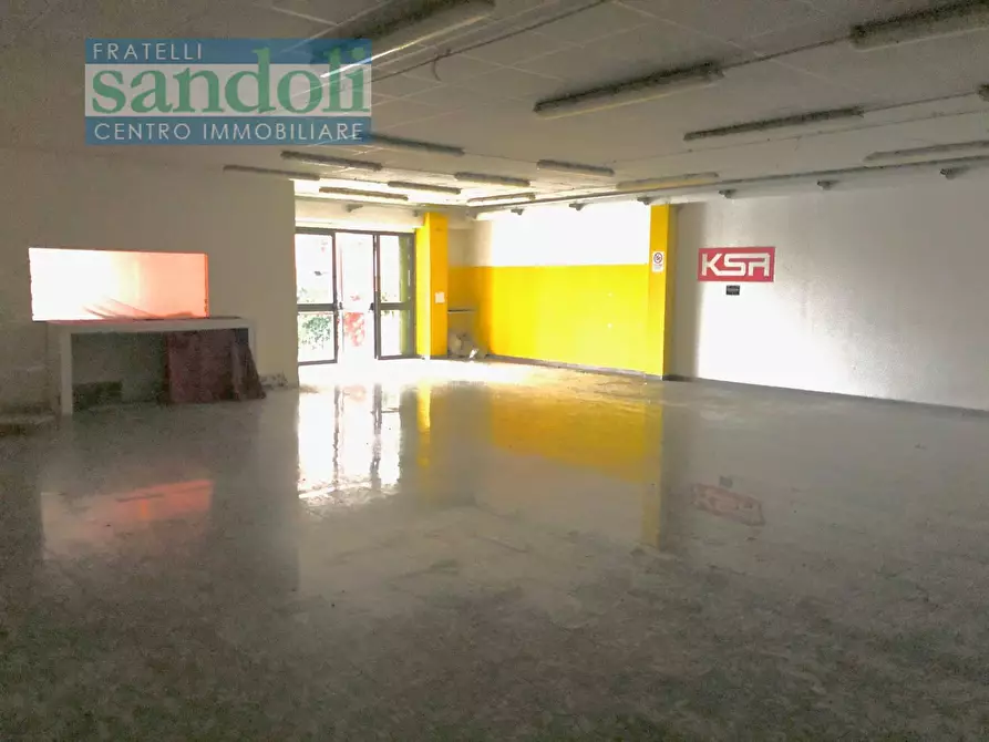 Immagine 9 di Capannone industriale in affitto  in Via Vercelli a Caresanablot