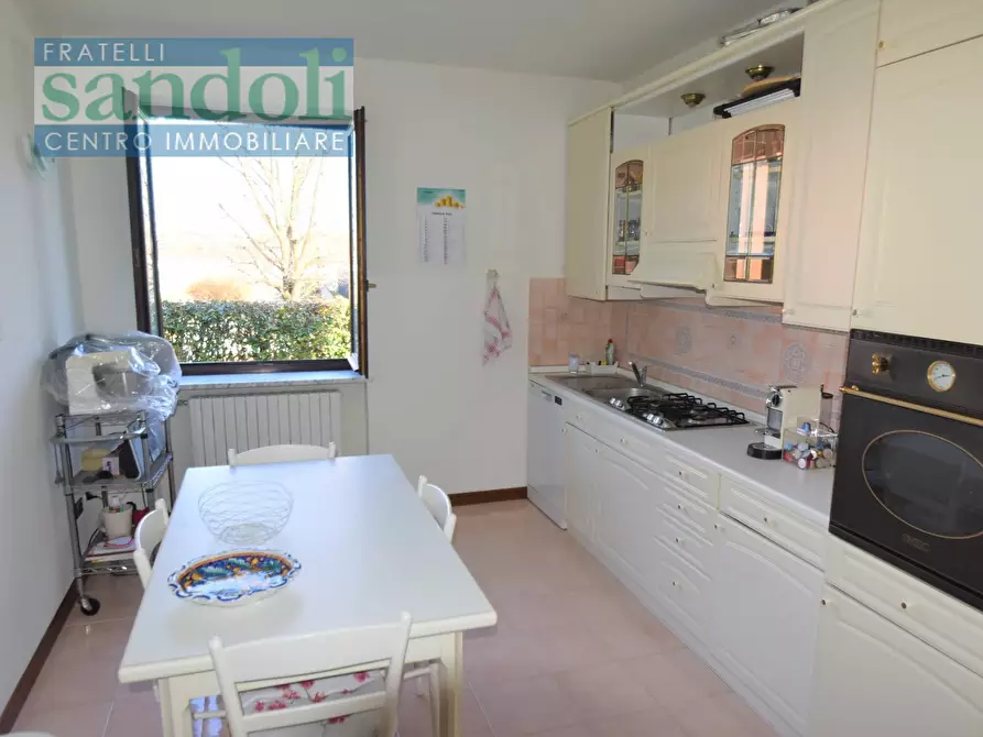 Immagine 3 di Appartamento in vendita  in Via Verdi a Caresanablot