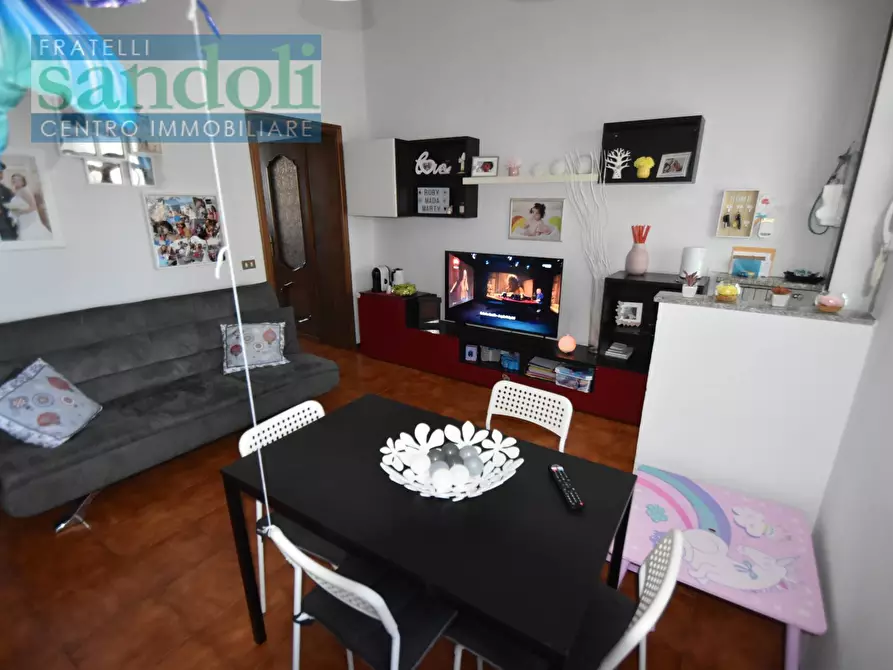 Immagine 1 di Appartamento in vendita  in Via Restano a Vercelli