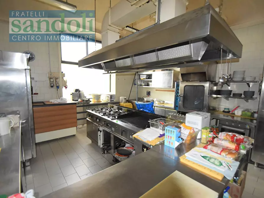 Immagine 11 di Locale commerciale in vendita  in Corso Randaccio a Vercelli