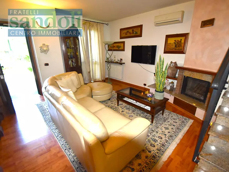 Immagine 2 di Casa indipendente in vendita  in Via Marconi a Prarolo