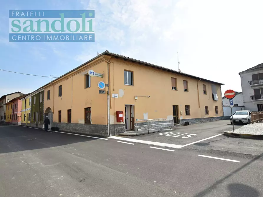 Immagine 2 di Casa indipendente in vendita  in Piazza Roma a Albano Vercellese