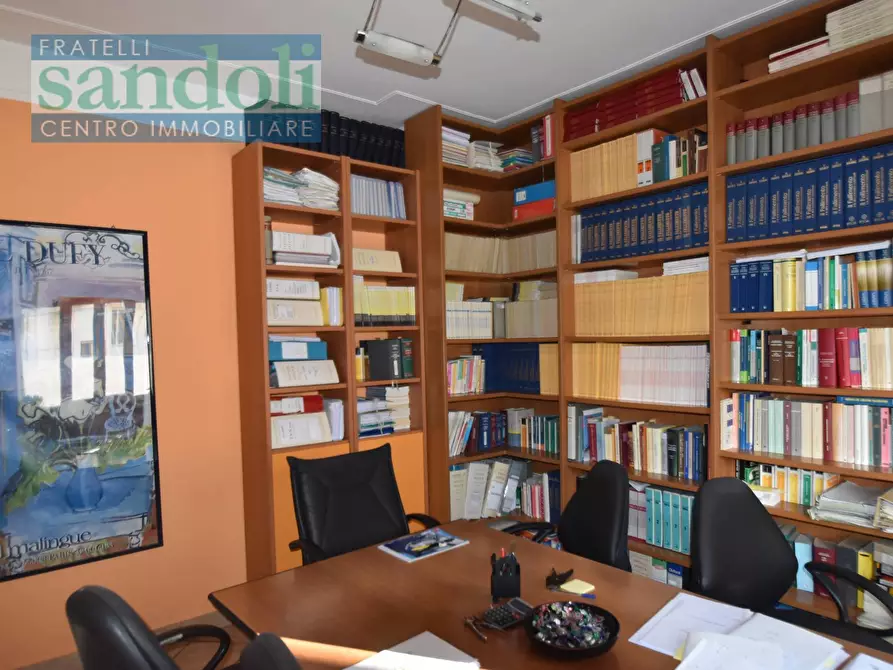 Immagine 5 di Ufficio in vendita  in Via Dante a Vercelli