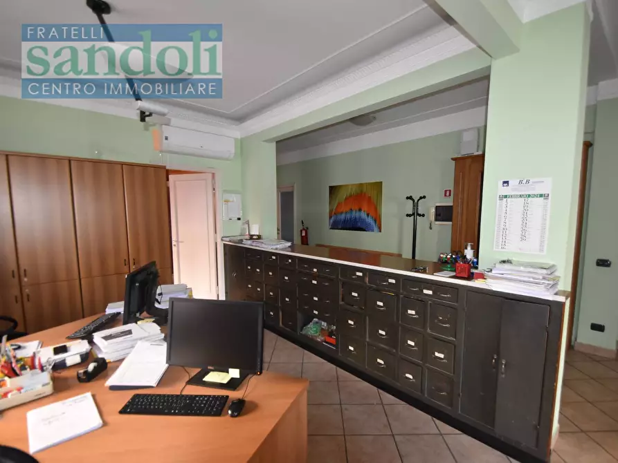 Immagine 3 di Ufficio in vendita  in Via Dante a Vercelli