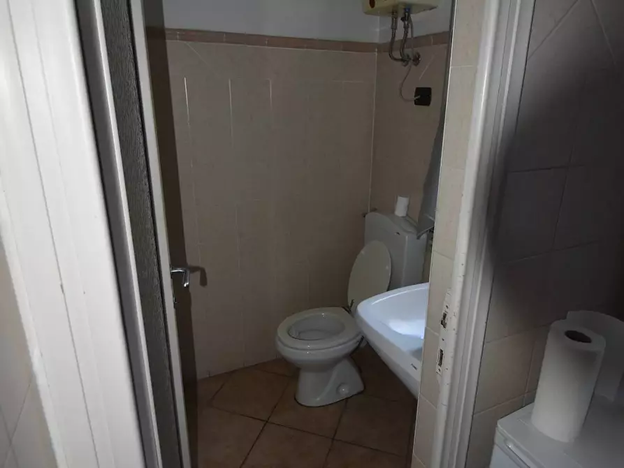 Immagine 14 di Ufficio in vendita  in Via Dante a Vercelli