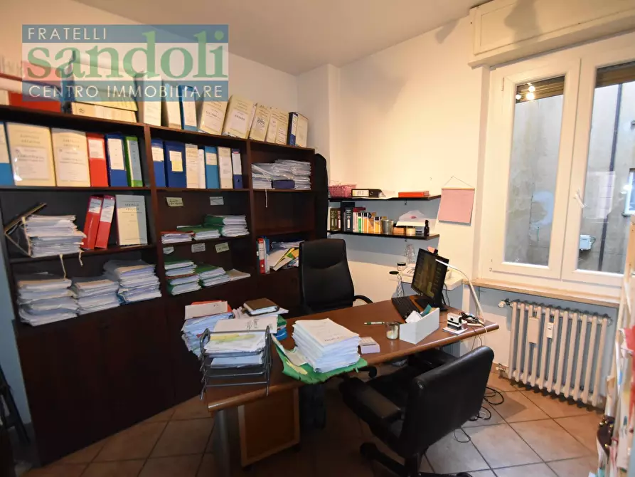 Immagine 11 di Ufficio in vendita  in Via Dante a Vercelli