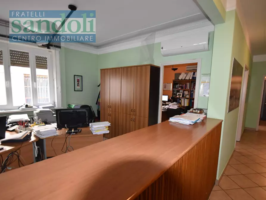 Immagine 2 di Ufficio in vendita  in Via Dante a Vercelli