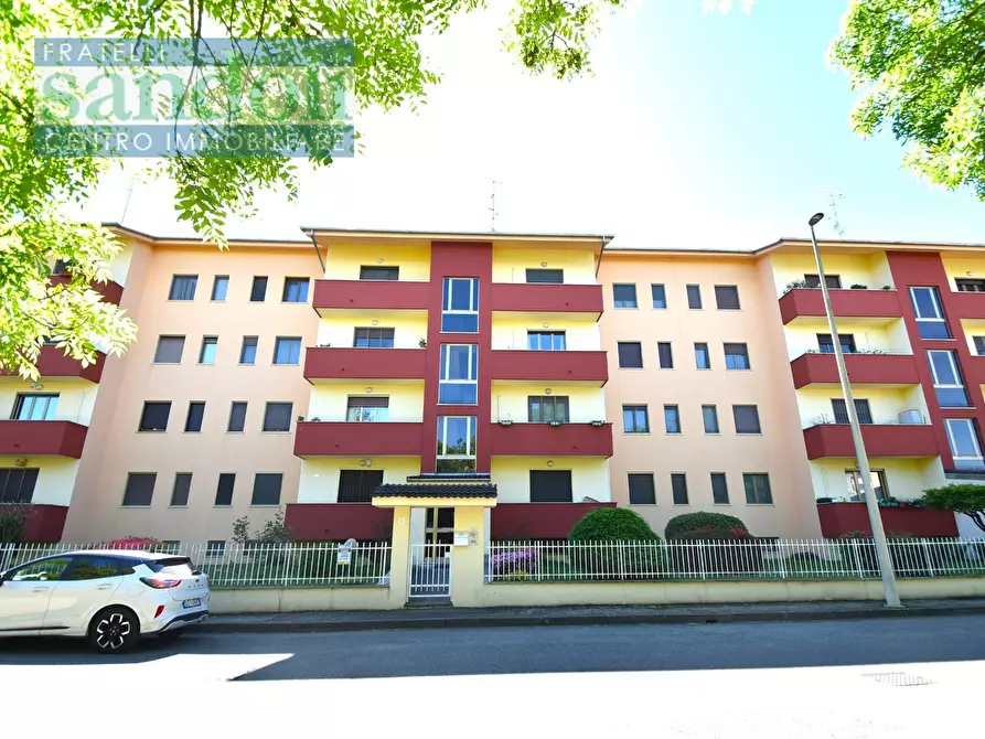 Immagine 1 di Appartamento in vendita  in Via Zamenhof a Vercelli