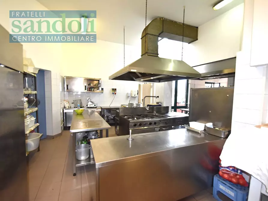 Immagine 10 di Locale commerciale in vendita  in Via Trino a Vercelli