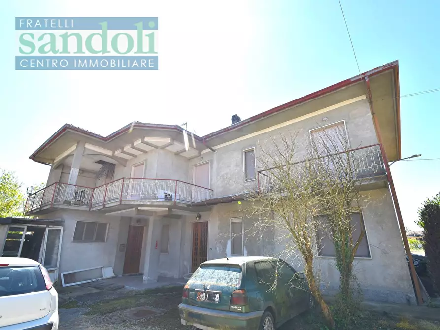Immagine 1 di Casa indipendente in vendita  in Via Rocca a Borgo Vercelli