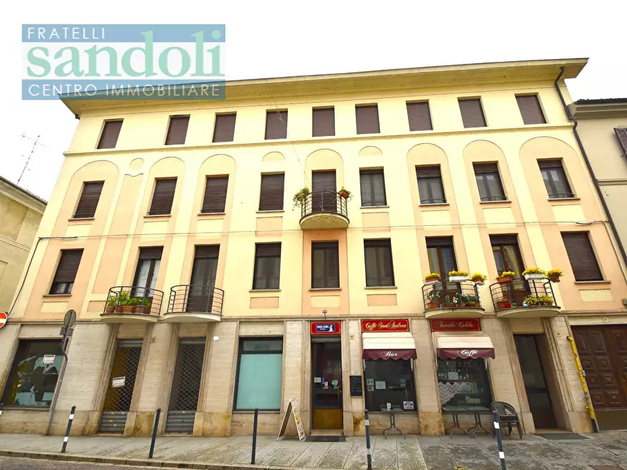 Immagine 1 di Appartamento in vendita  in Via Galileo Ferraris a Vercelli