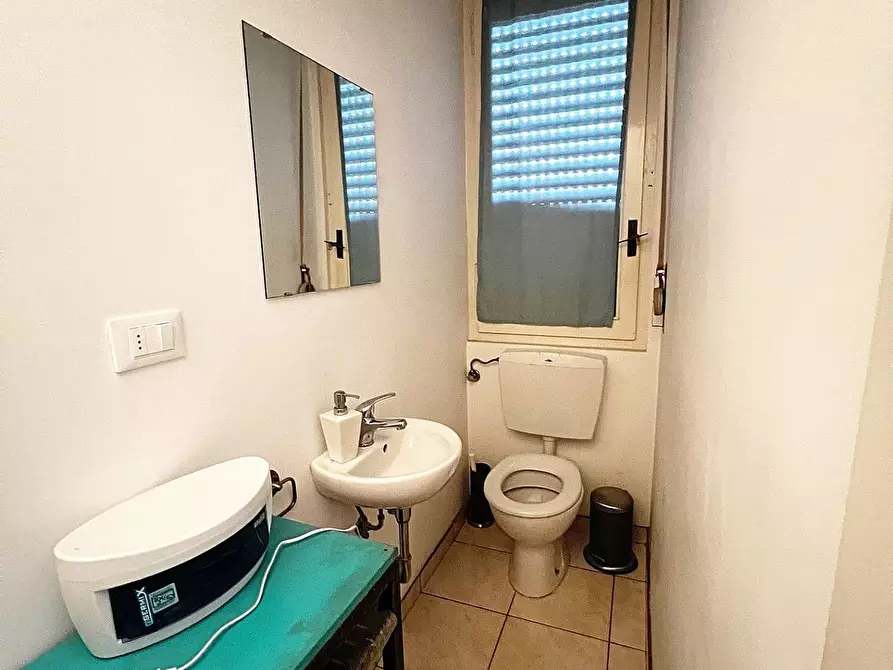 Immagine 8 di Ufficio in vendita  in Via Aosta a Vercelli