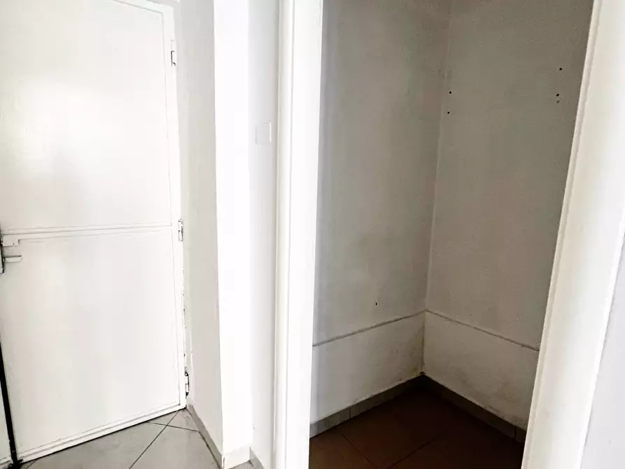 Immagine 8 di Locale commerciale in affitto  in corso Libertè a Vercelli