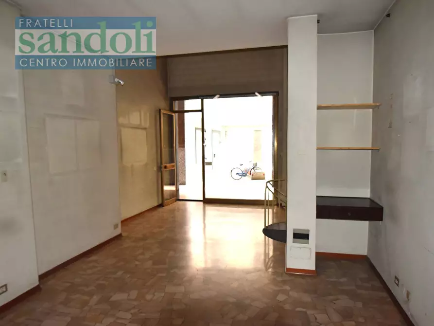 Immagine 3 di Ufficio in vendita  in Via LAviny a Vercelli