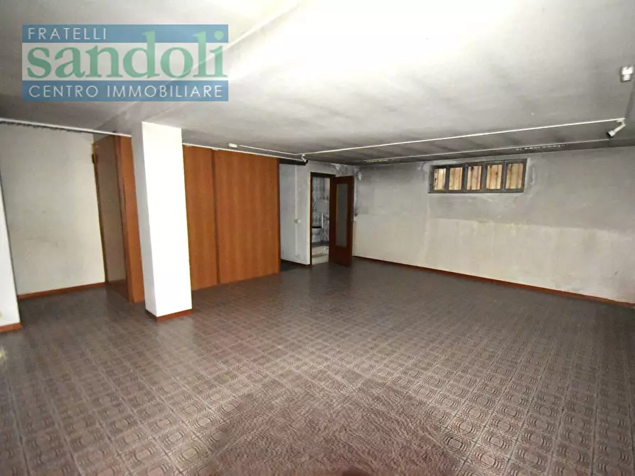 Immagine 4 di Ufficio in vendita  in Via LAviny a Vercelli