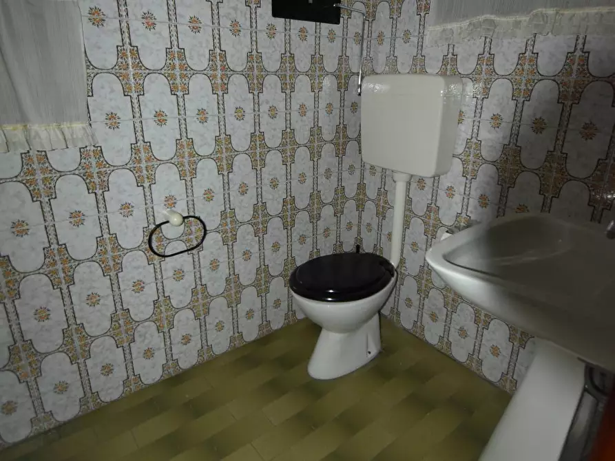 Immagine 6 di Ufficio in vendita  in Via LAviny a Vercelli