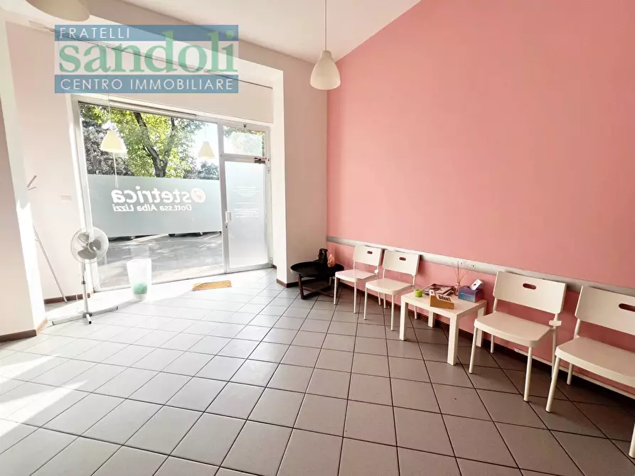 Immagine 5 di Locale commerciale in affitto  in corso Abbiate a Vercelli