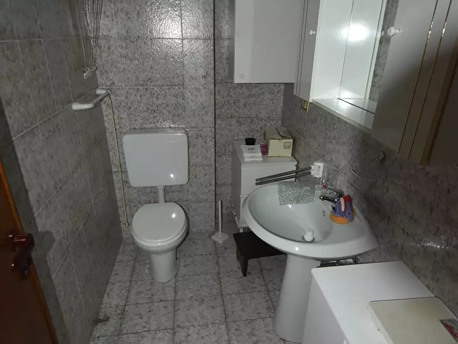 Immagine 9 di Appartamento in vendita  in Via Natale Palli a Vercelli