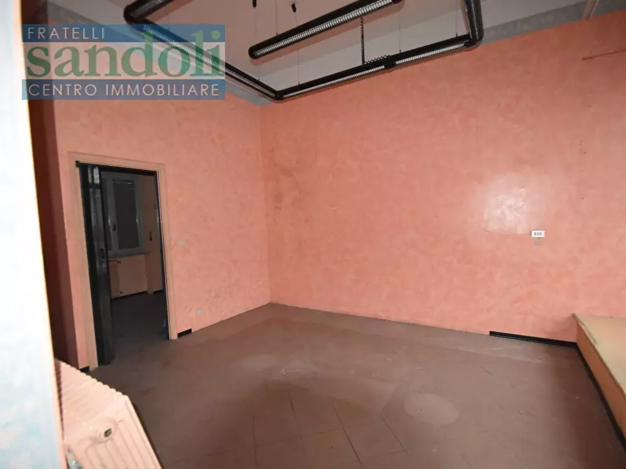 Immagine 2 di Ufficio in vendita  in Viale Torricelli a Vercelli