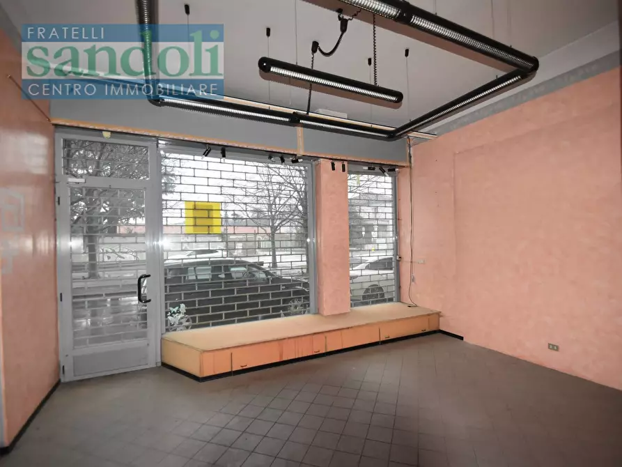 Immagine 8 di Ufficio in vendita  in Viale Torricelli a Vercelli