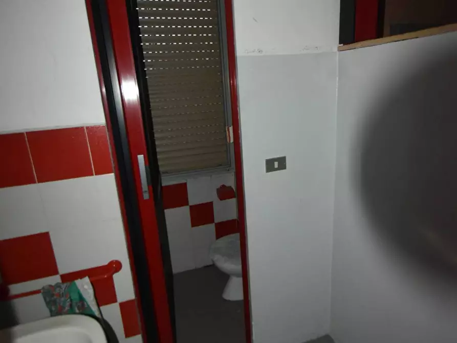 Immagine 15 di Ufficio in vendita  in Viale Torricelli a Vercelli