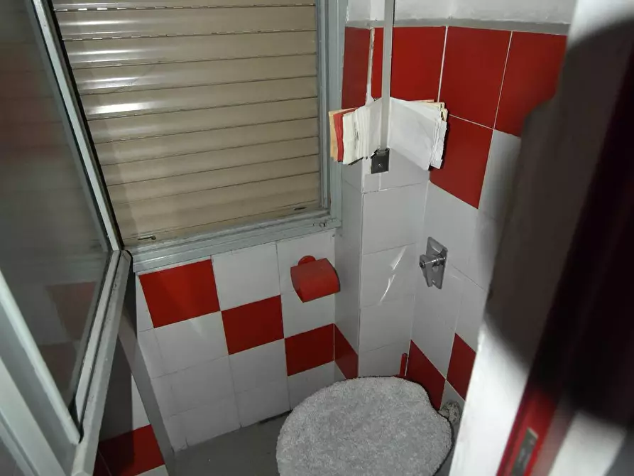 Immagine 18 di Ufficio in vendita  in Viale Torricelli a Vercelli