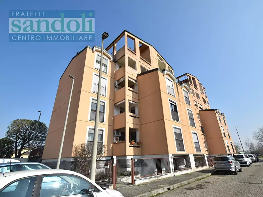 Immagine 1 di Appartamento in vendita  in Via Locati a Vercelli