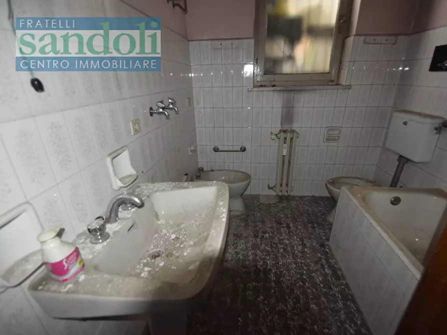 Immagine 5 di Appartamento in vendita  in Via Pisa a Vercelli