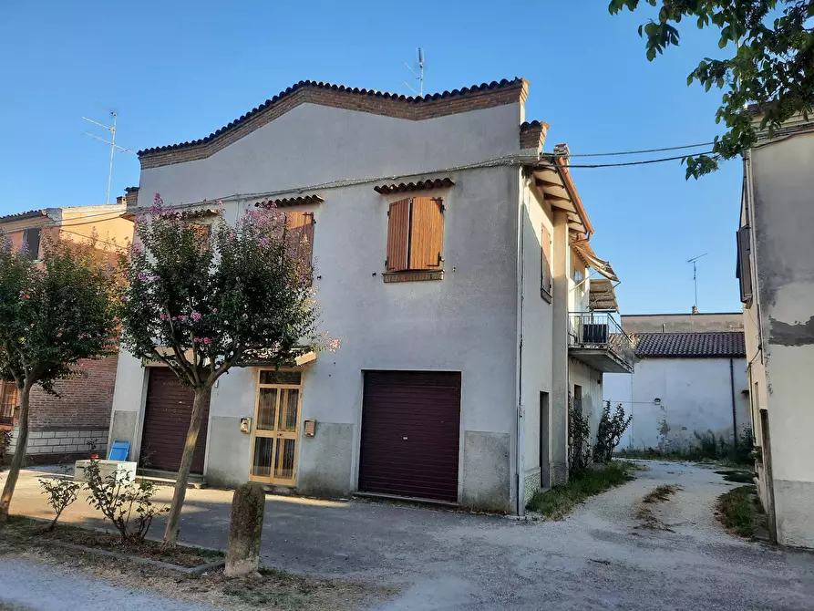 Immagine 1 di Casa indipendente in vendita  in P.zza della Chiesa a Argenta