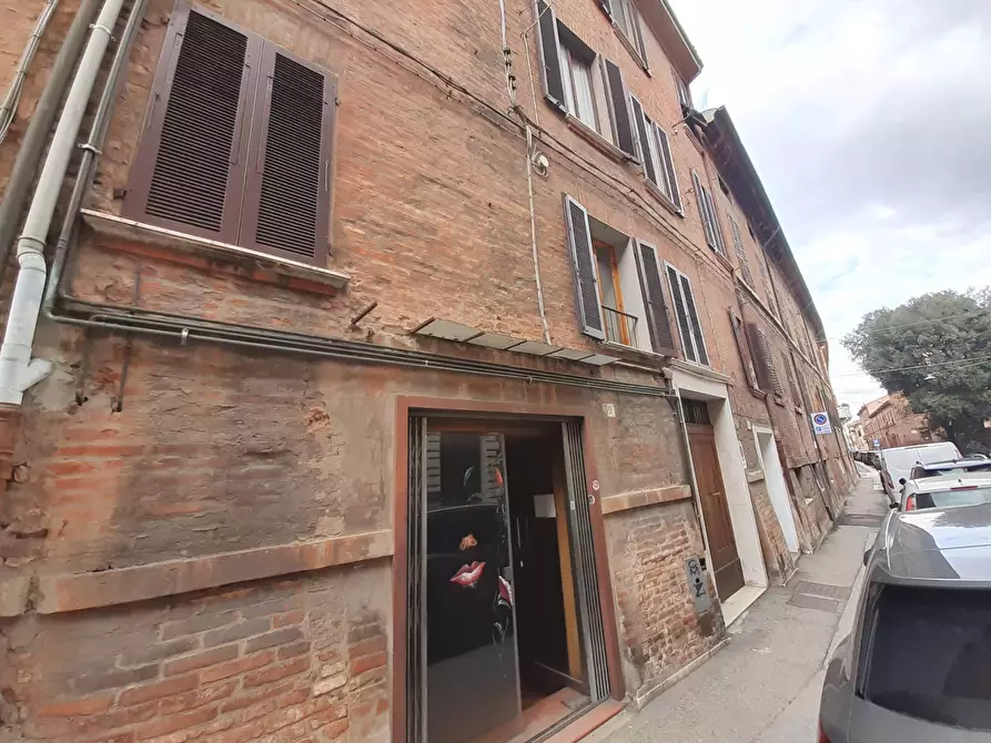 Immagine 1 di Locale commerciale in vendita  in Via Terranuova a Ferrara