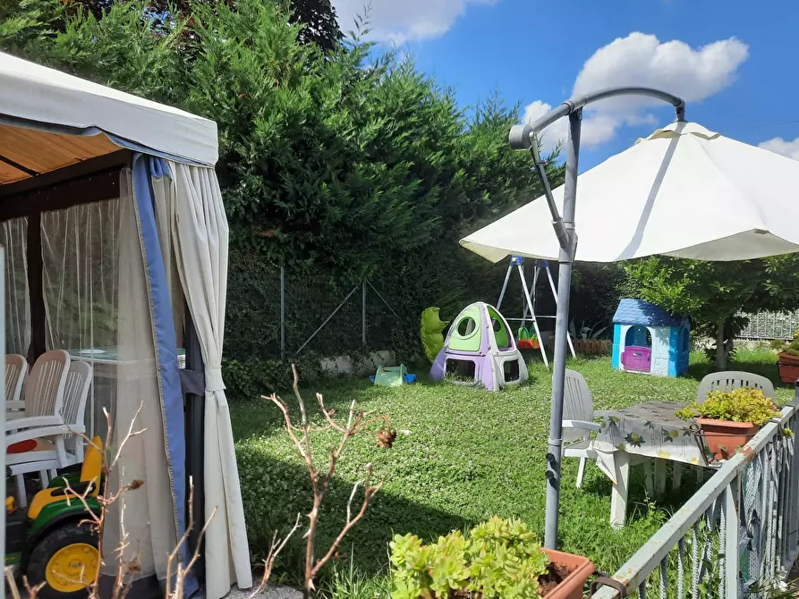 Immagine 2 di Villa in vendita  in via del parco a Ferrara