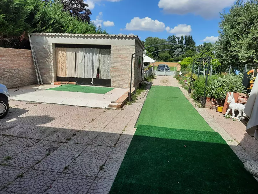 Immagine 4 di Villa in vendita  in via del parco a Ferrara