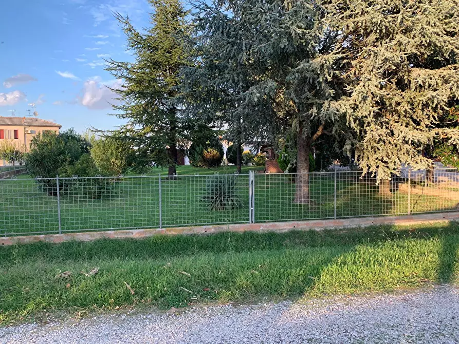 Immagine 1 di Terreno residenziale in vendita  in Via Ponte a Ferrara