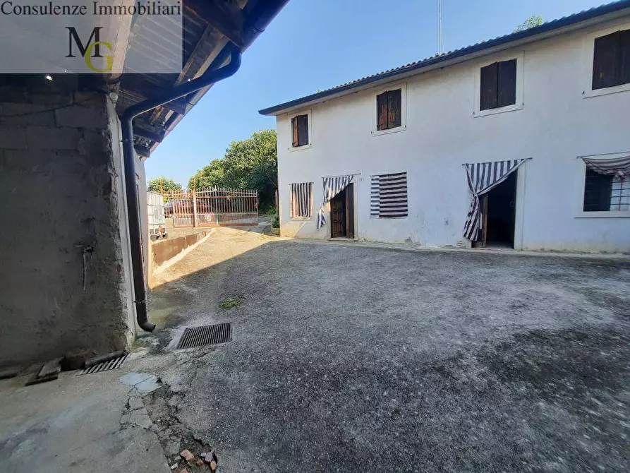 Immagine 1 di Rustico / casale in vendita  a Soave