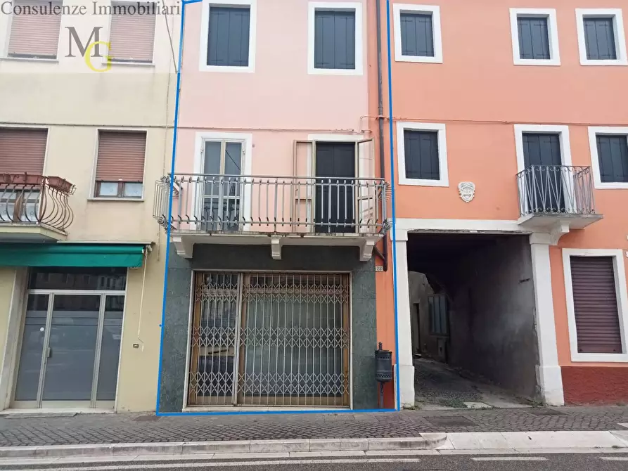 Immagine 1 di Casa semindipendente in vendita  a Montecchia Di Crosara