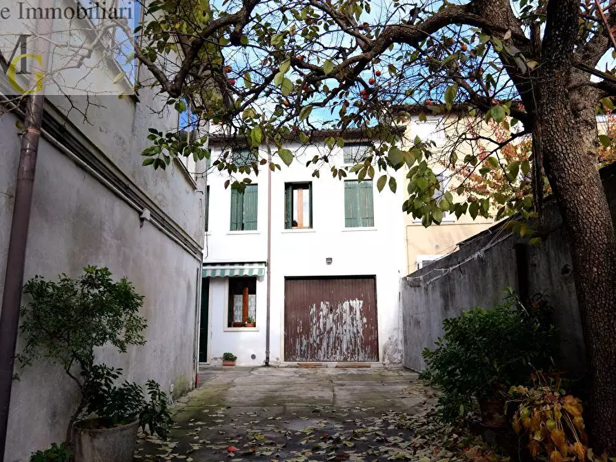 Immagine 1 di Casa semindipendente in vendita  a Monteforte D'alpone