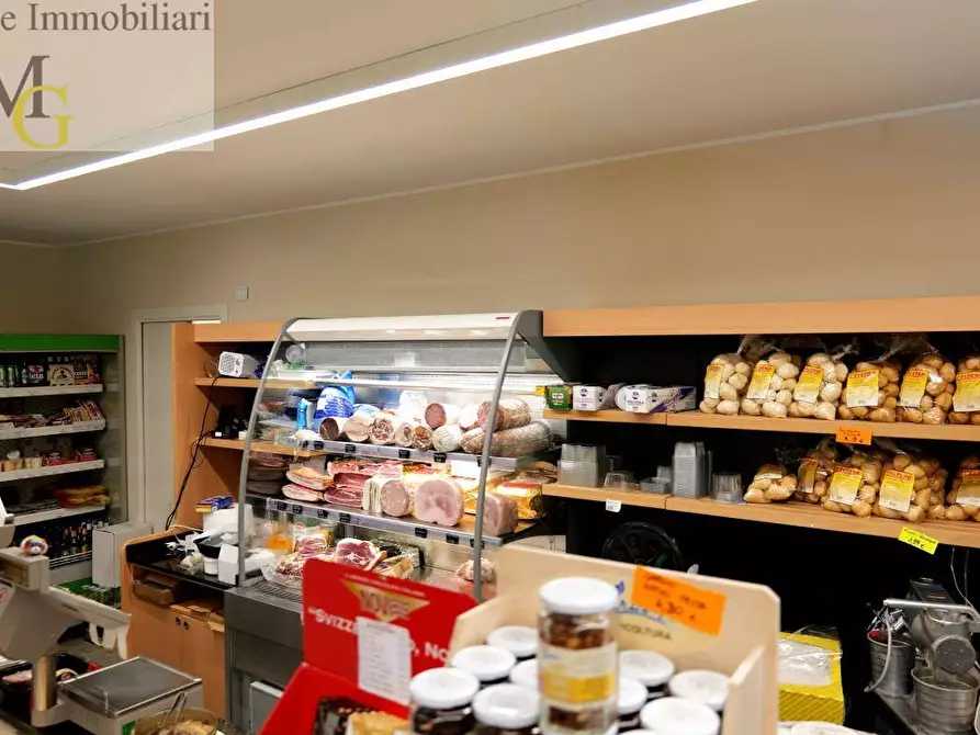 Immagine 7 di Attività commerciale in vendita  a Monteforte D'alpone