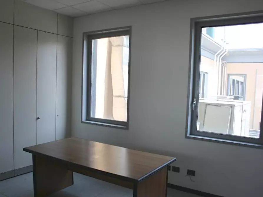 Immagine 8 di Ufficio in affitto  in AGRATE a Caponago