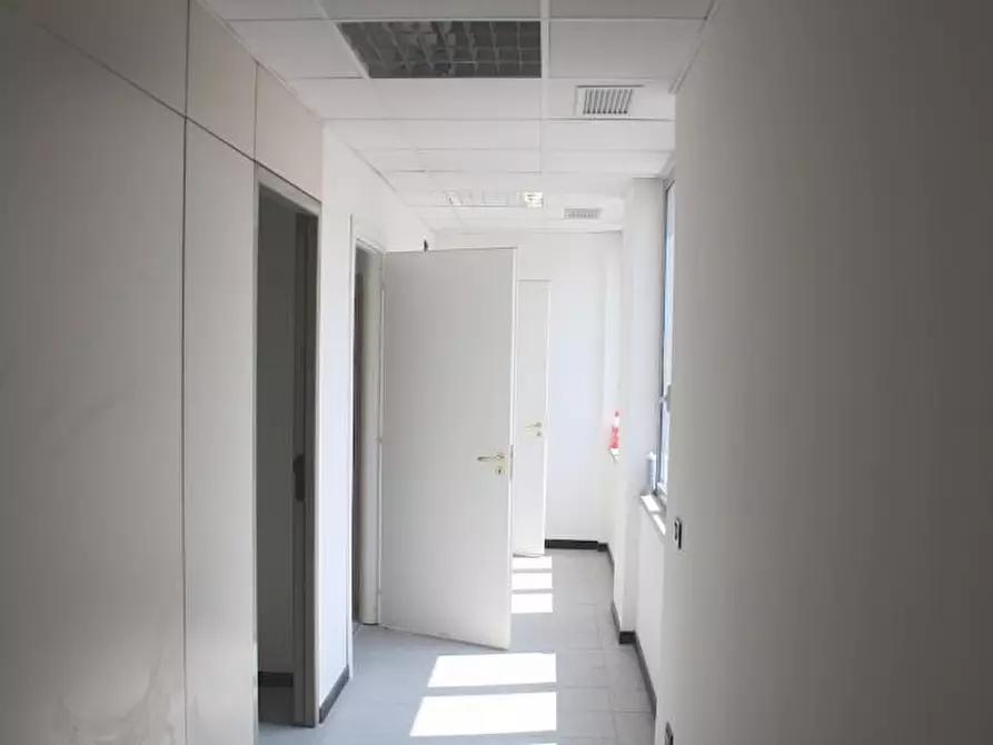 Immagine 13 di Ufficio in affitto  in AGRATE a Caponago