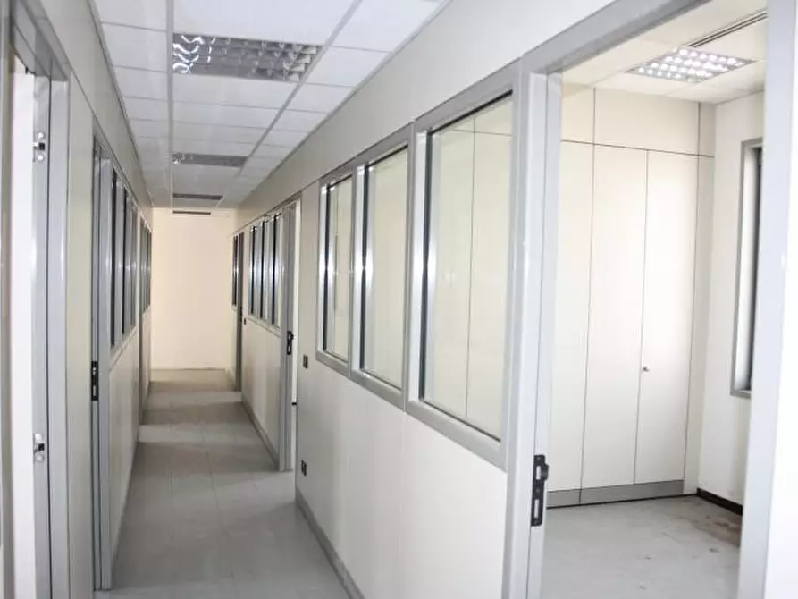 Immagine 10 di Ufficio in affitto  in AGRATE a Caponago