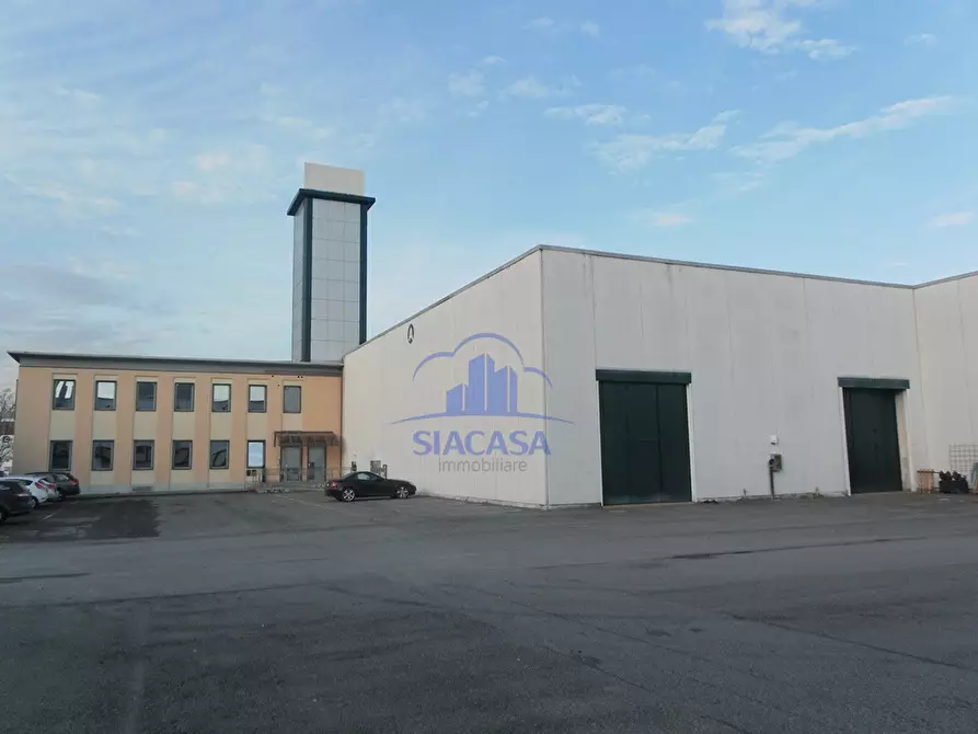 Immagine 22 di Ufficio in affitto  a Caponago