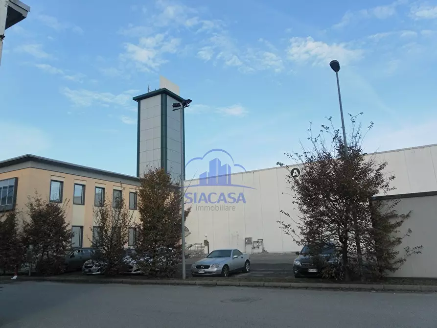 Immagine 2 di Ufficio in affitto  a Caponago