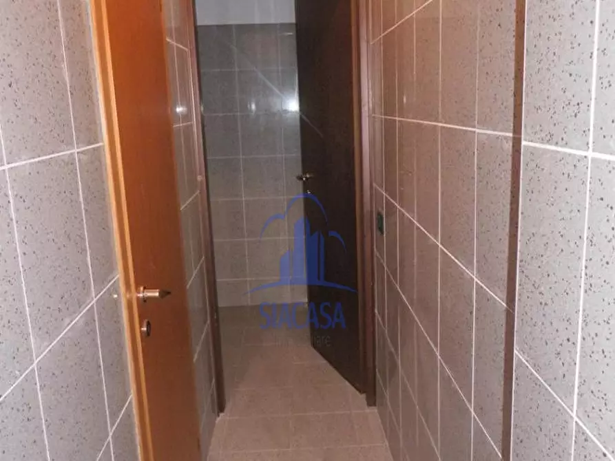 Immagine 9 di Ufficio in affitto  a Caponago