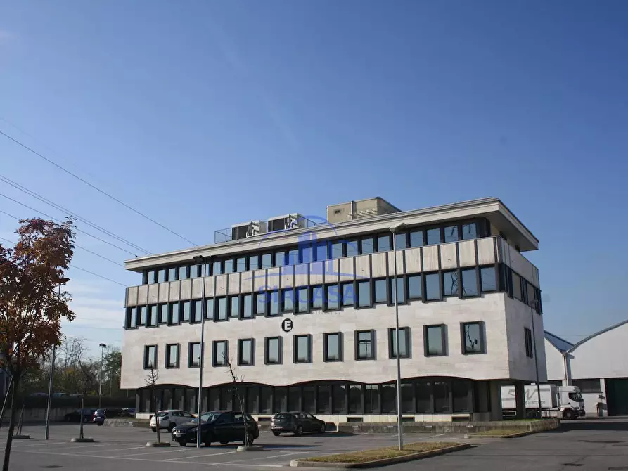 Immagine 23 di Ufficio in affitto  in CAPONAGO a Caponago