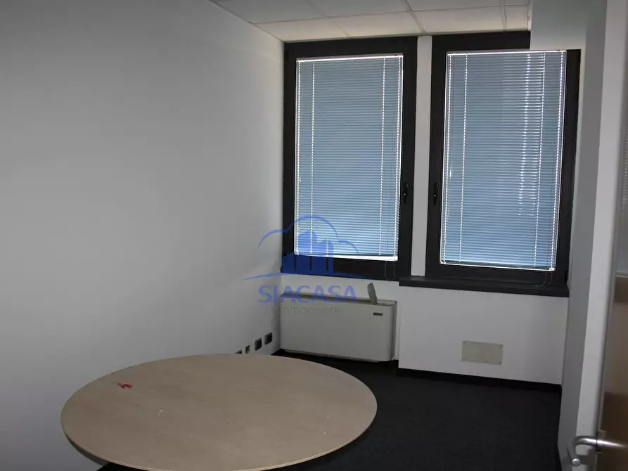 Immagine 20 di Ufficio in affitto  in CAPONAGO a Caponago