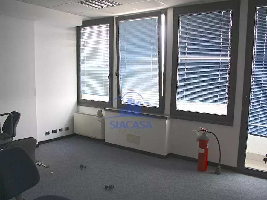 Immagine 21 di Ufficio in affitto  in CAPONAGO a Caponago