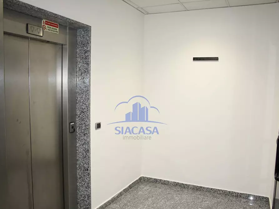 Immagine 22 di Ufficio in affitto  in CAPONAGO a Caponago