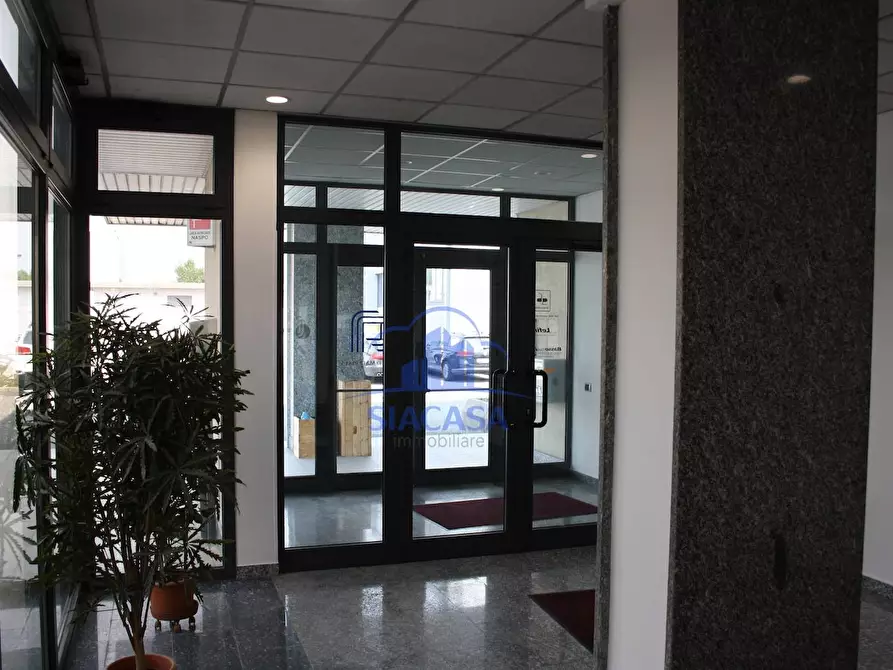 Immagine 25 di Ufficio in affitto  in CAPONAGO a Caponago